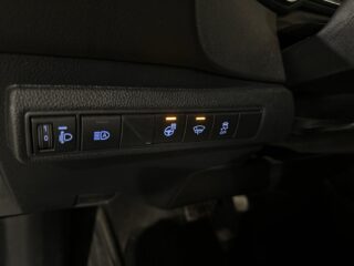Toyota Corolla Hybrid e-CVT Active Webasto Pvärm Kamera Rattvärme SoV – bild 19