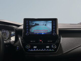 Toyota Corolla Hybrid e-CVT Active Webasto Pvärm Kamera Rattvärme SoV – bild 15