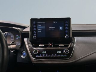 Toyota Corolla Hybrid e-CVT Active Webasto Pvärm Kamera Rattvärme SoV – bild 11
