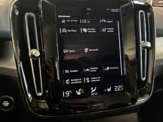 Volvo XC40 T3 Geartronic Momentum S&V/Drag/Backkamera/Adfart/Pvärm – bild 21