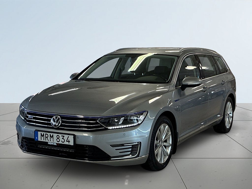 Volkswagen Passat Variant 1.4 GTE Dragkrok M-värmare B-kamera CarPlay S&V