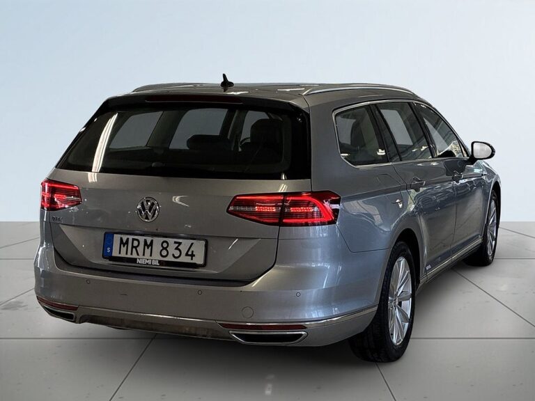Volkswagen Passat Variant 1.4 GTE Dragkrok M-värmare B-kamera CarPlay S&V