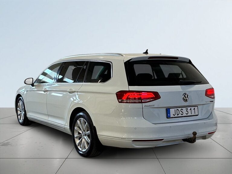 Volkswagen Passat Sportscombi 2.0 TDI DPF SCR AWD Drag Kamera Värmare S&V