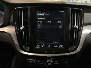 Volvo V60 T6 Twin Engine AWD Drag Rattvärme CarPlay S/V-hjul – bild 20