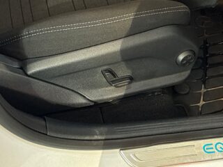 Mercedes-Benz EQC 400 4MATIC S&V-Hjul/Drag/Pvärm/Backkamera/Adfart/MOMS – bild 22