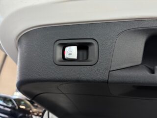 Mercedes-Benz EQC 400 4MATIC S&V-Hjul/Drag/Pvärm/Backkamera/Adfart/MOMS – bild 25
