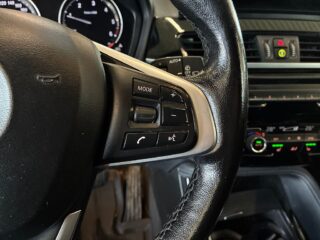 BMW X1 xDrive20d Steptronic Sport line S&V/Drag/M/Kvärmare/BT – bild 22