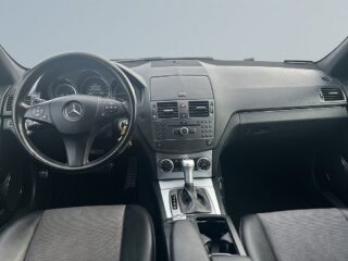 Mercedes-Benz C AMG Line Avantgarde SoV-Däck/Värmare/Pano – bild 8