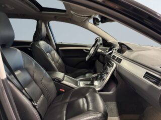 Volvo V70 D4 AWD R-Design Dynamic Edition Drag Värmare Pano S&V – bild 9