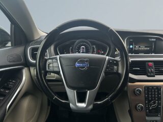 Volvo V40 Cross Country D2 Momentum Kamrem-Bytt/Psens/SoV-Däck/MoK-Värm – bild 9
