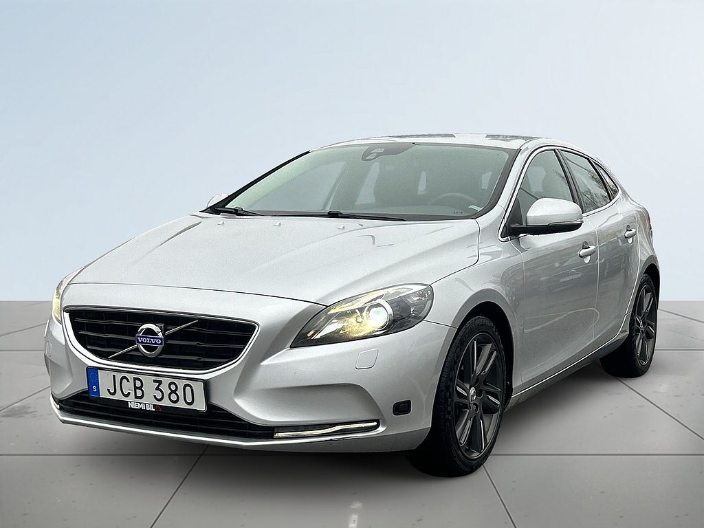 Volvo V40 D4 Momentum KamremBytt/Dragkrok/Psens/SoV-Däck/MoK-Värm