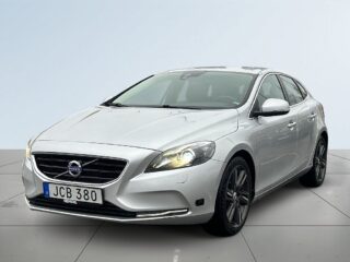Volvo V40 D4 Momentum KamremBytt/Dragkrok/Psens/SoV-Däck/MoK-Värm – bild 16