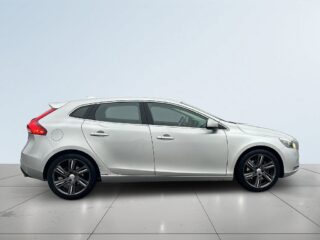 Volvo V40 D4 Momentum KamremBytt/Dragkrok/Psens/SoV-Däck/MoK-Värm – bild 4