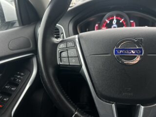 Volvo V40 D4 Momentum KamremBytt/Dragkrok/Psens/SoV-Däck/MoK-Värm – bild 19