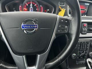 Volvo V40 D4 Momentum KamremBytt/Dragkrok/Psens/SoV-Däck/MoK-Värm – bild 18