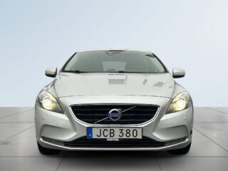 Volvo V40 D4 Momentum KamremBytt/Dragkrok/Psens/SoV-Däck/MoK-Värm – bild 2