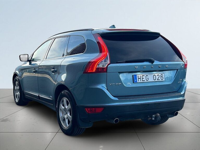 Volvo XC60 D5 AWD Momentum SoV-Däck/Drag/Dvärm/KamremBytt/MoK-Värm