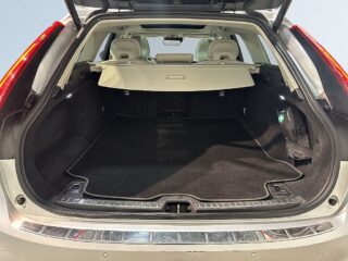 Volvo V90 T6 Polestar AWD Inscription Pvärm B&W Pano 360° SoV – bild 12