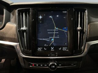 Volvo V90 Cross Country D4 AWD Pro Drag Pvärm Mvärm GPS Kamera GPS SoV – bild 15