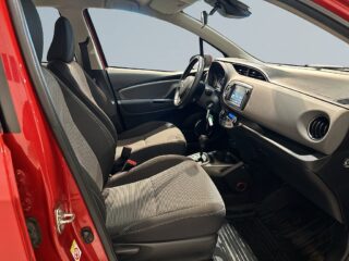 Toyota Yaris Hybrid e-CVT Active Mvärm Kamera Farthållare S/V-hjul – bild 10