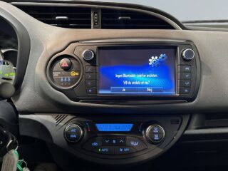 Toyota Yaris Hybrid e-CVT Active Mvärm Kamera Farthållare S/V-hjul – bild 15