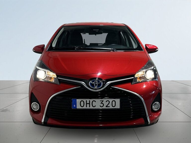 Toyota Yaris Hybrid e-CVT Active Mvärm Kamera Farthållare S/V-hjul