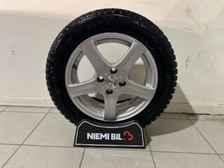 Toyota Yaris Hybrid e-CVT Active Mvärm Kamera Farthållare S/V-hjul – bild 17