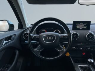 Audi A3 Attraction Nybes/LågSkatt/Kamkedja/MoK-Värm/SoV-Däck – bild 9
