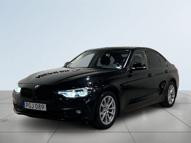 BMW 330i xDrive Sedan Rattvärme Kamkedja Kamera Psens S/V-hjul