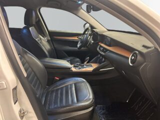 Alfa Romeo Stelvio 2.0 Turbo 16V Q4 Super SoV/Drag/MoK/Kamera/Skinn/Navi – bild 10