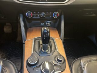 Alfa Romeo Stelvio 2.0 Turbo 16V Q4 Super SoV/Drag/MoK/Kamera/Skinn/Navi – bild 20