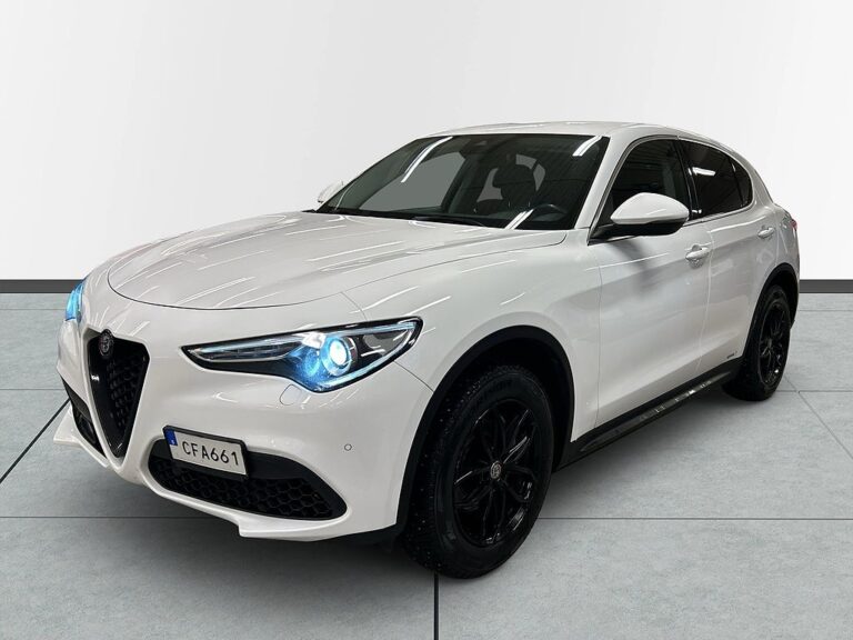Alfa Romeo Stelvio 2.0 Turbo 16V Q4 Super SoV/Drag/MoK/Kamera/Skinn/Navi