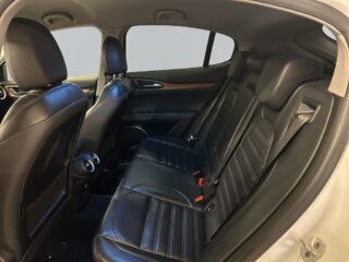 Alfa Romeo Stelvio 2.0 Turbo 16V Q4 Super SoV/Drag/MoK/Kamera/Skinn/Navi – bild 13