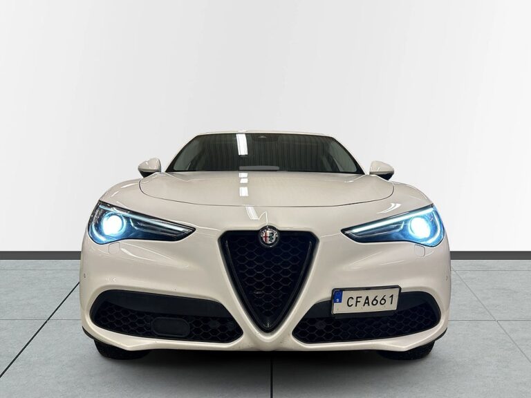 Alfa Romeo Stelvio 2.0 Turbo 16V Q4 Super SoV/Drag/MoK/Kamera/Skinn/Navi