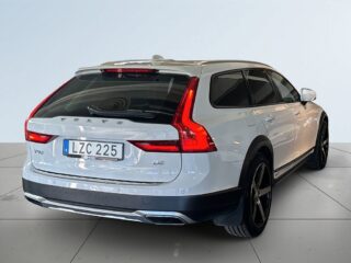Volvo V90 Cross Country D5 AWD Aut Momentum Kamera/Dvärm/SoV/Extraljus/MoK – bild 6