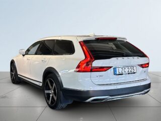 Volvo V90 Cross Country D5 AWD Aut Momentum Kamera/Dvärm/SoV/Extraljus/MoK – bild 5