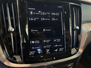 Volvo V60 Cross Country D4 AWD Momentum S&V-hjul/Kamera/Carplay/Skinn/Dvärm – bild 20