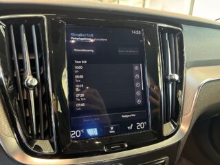 Volvo V60 Cross Country D4 AWD Momentum S&V-hjul/Kamera/Carplay/Skinn/Dvärm – bild 18