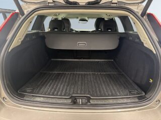 Volvo V60 Cross Country D4 AWD Momentum S&V-hjul/Kamera/Carplay/Skinn/Dvärm – bild 12