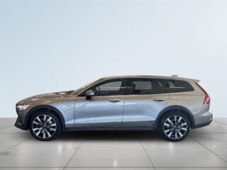 Volvo V60 Cross Country D4 AWD Momentum S&V-hjul/Kamera/Carplay/Skinn/Dvärm – bild 4