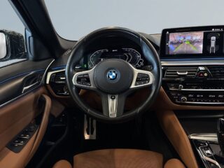BMW 530e xDrive Touring Steptronic M Sport S&V/Drag/Skinn/Kamera – bild 9