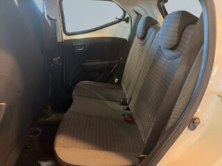 Toyota Aygo 5-dörrar 1.0 Motorvärmare Backkamera Kamkedja S&V-däck – bild 13