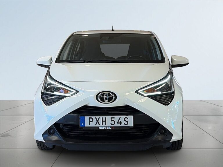 Toyota Aygo 5-dörrar 1.0 Motorvärmare Backkamera Kamkedja S&V-däck
