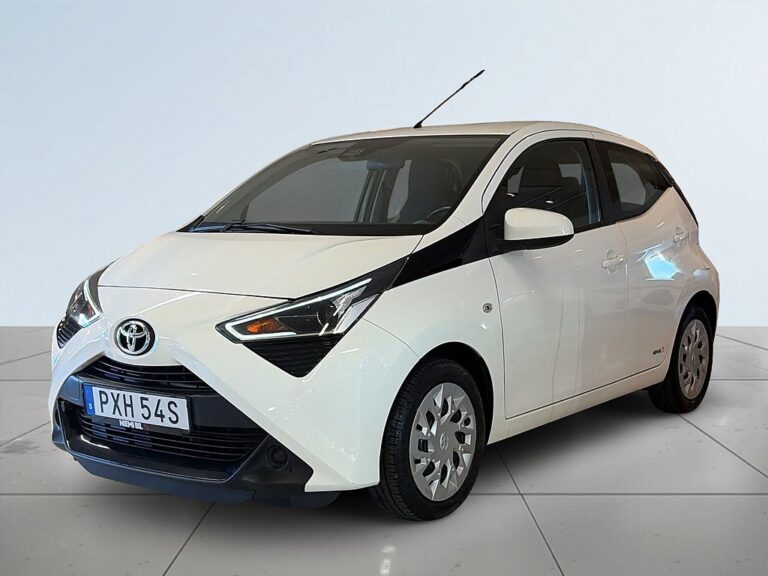 Toyota Aygo 5-dörrar 1.0 Motorvärmare Backkamera Kamkedja S&V-däck
