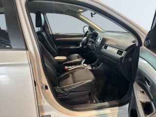 Mitsubishi Outlander PHEV CVT Business Drag/Kamera/Navi/SoV/Psens – bild 10
