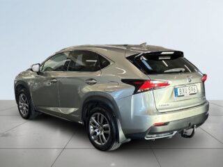 Lexus NX 300h AWD 2.5 AWD E-CVT Executive S&V/Drag/M&K-värm/BT – bild 5