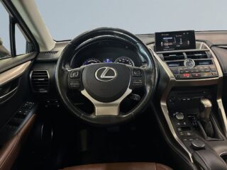Lexus NX 300h AWD 2.5 AWD E-CVT Executive S&V/Drag/M&K-värm/BT – bild 9