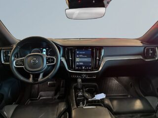 Volvo V60 Recharge T6 AWD R-Design MOMS/Drag/Skinn/Navi/SoV/Pvärm – bild 8