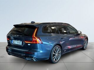 Volvo V60 Recharge T6 AWD R-Design MOMS/Drag/Skinn/Navi/SoV/Pvärm – bild 6