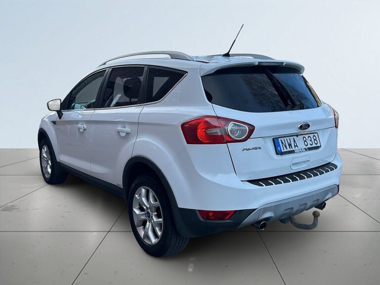 Ford Kuga AWD Trend Dragkrok/SoV-Däck/Motorvärmare/Psensorer
